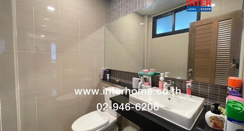 For sale 3 bedrooms house in Lat Krabang, Bangkok