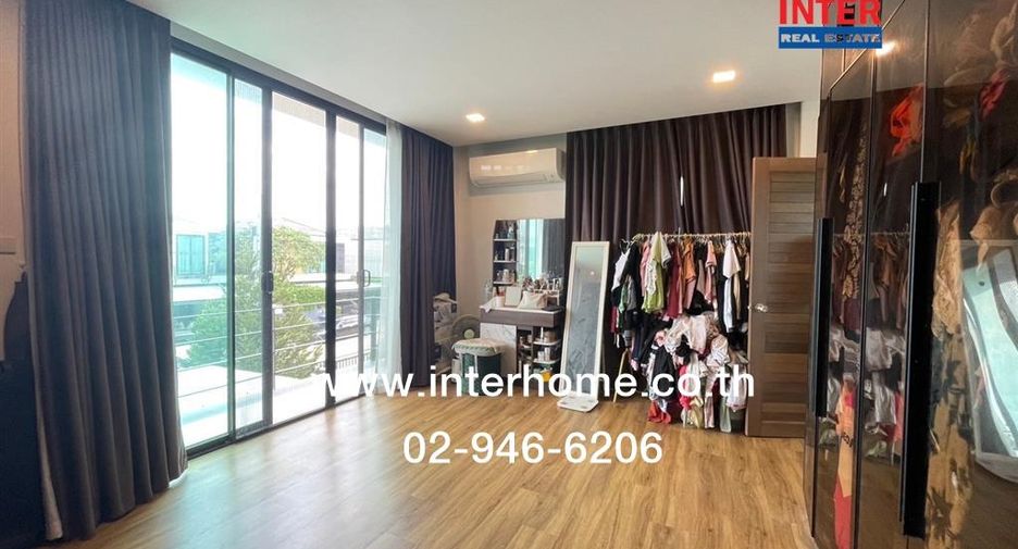 For sale 3 bedrooms house in Lat Krabang, Bangkok