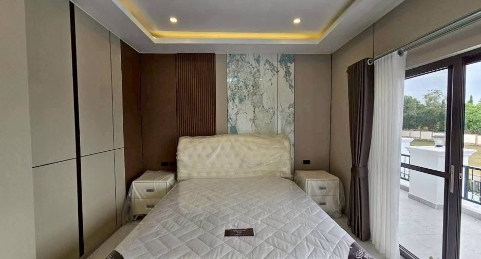 Villa en venta de 4 habitaciones en Bang Lamung, Chonburi