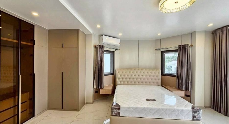 Villa en venta de 4 habitaciones en Bang Lamung, Chonburi