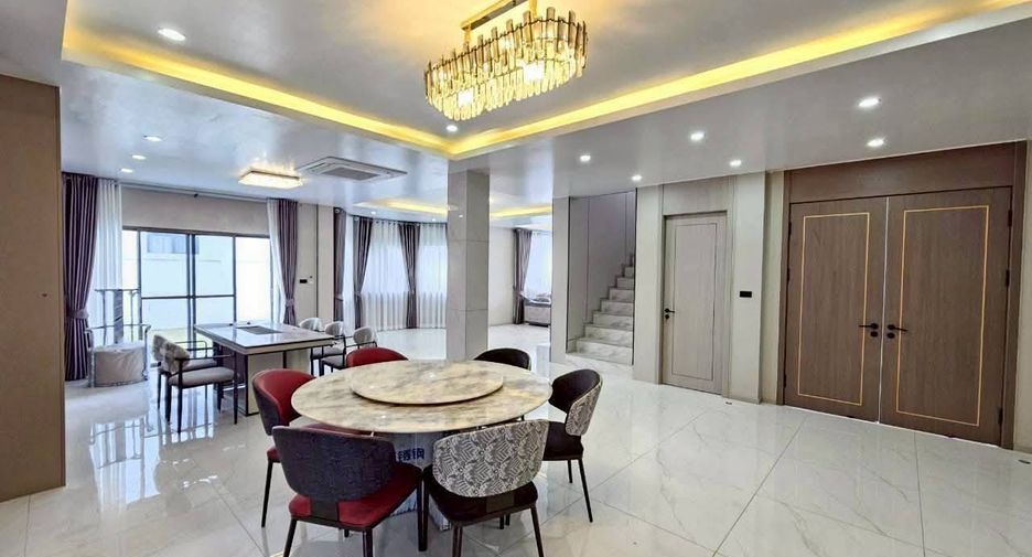 Villa en venta de 4 habitaciones en Bang Lamung, Chonburi