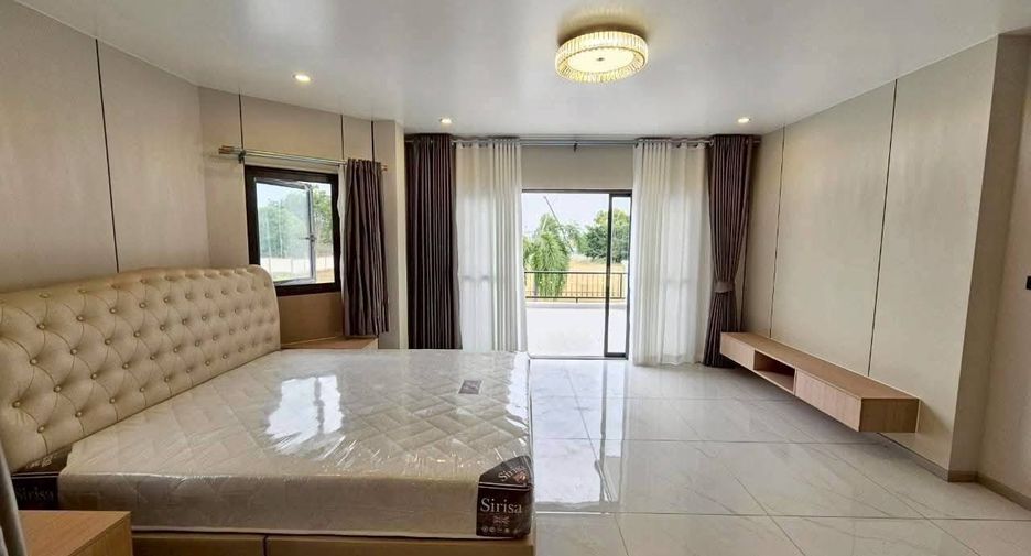Villa en venta de 4 habitaciones en Bang Lamung, Chonburi