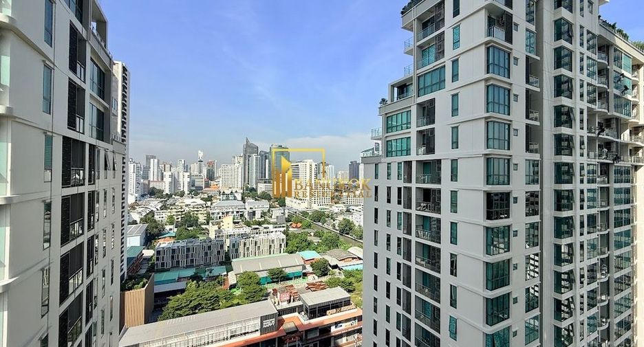 For rent 2 bedrooms condo in Watthana, Bangkok