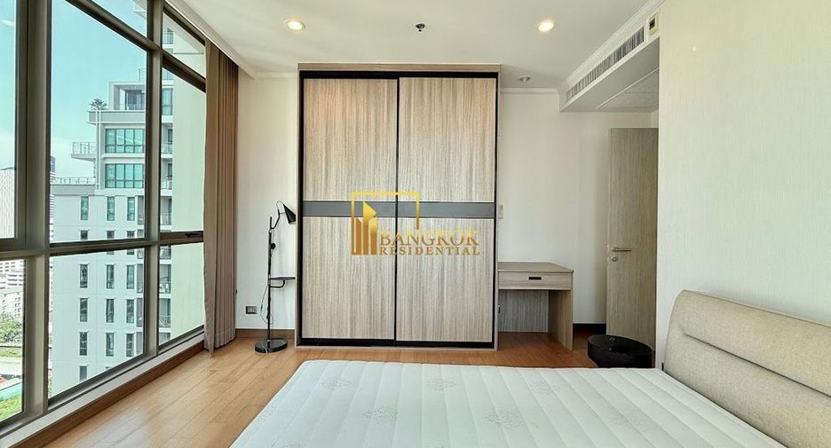 For rent 2 bedrooms condo in Watthana, Bangkok