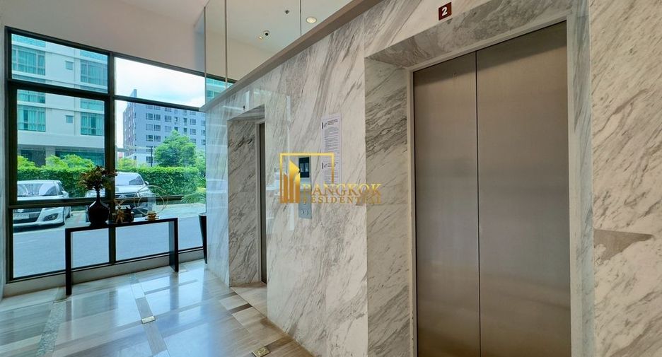 For rent 2 bedrooms condo in Watthana, Bangkok