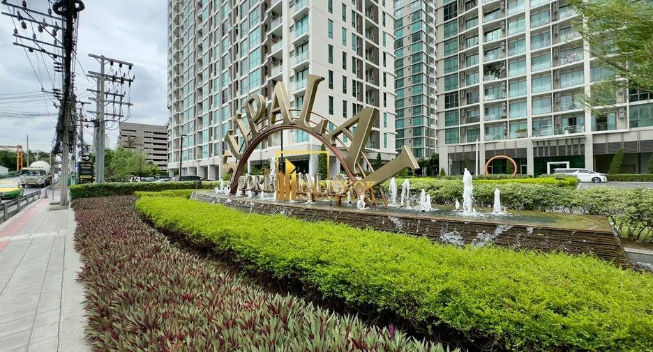 For rent 2 bedrooms condo in Watthana, Bangkok
