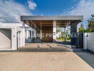 For sale 4 bedrooms villa in Hang Dong, Chiang Mai