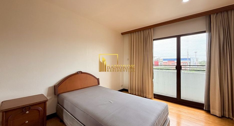 For rent 3 ベッドルーム condo in Yan Nawa, Bangkok