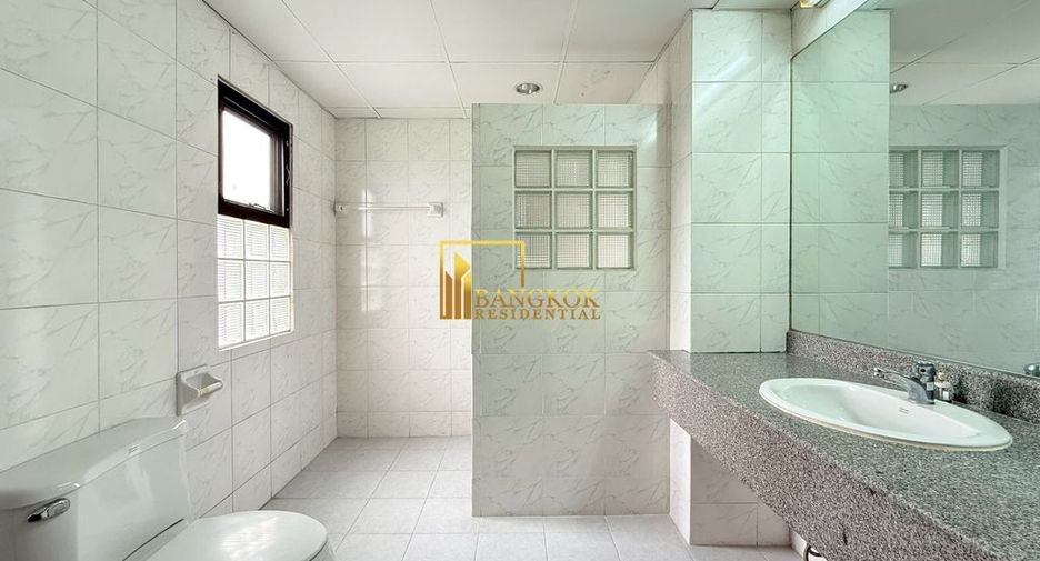 For rent 3 ベッドルーム condo in Yan Nawa, Bangkok