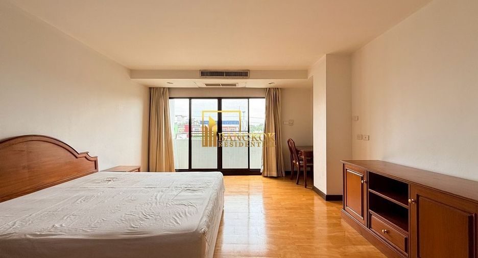 For rent 3 ベッドルーム condo in Yan Nawa, Bangkok