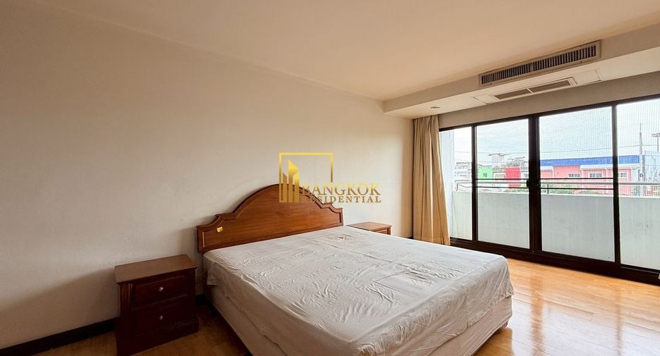 For rent 3 ベッドルーム condo in Yan Nawa, Bangkok