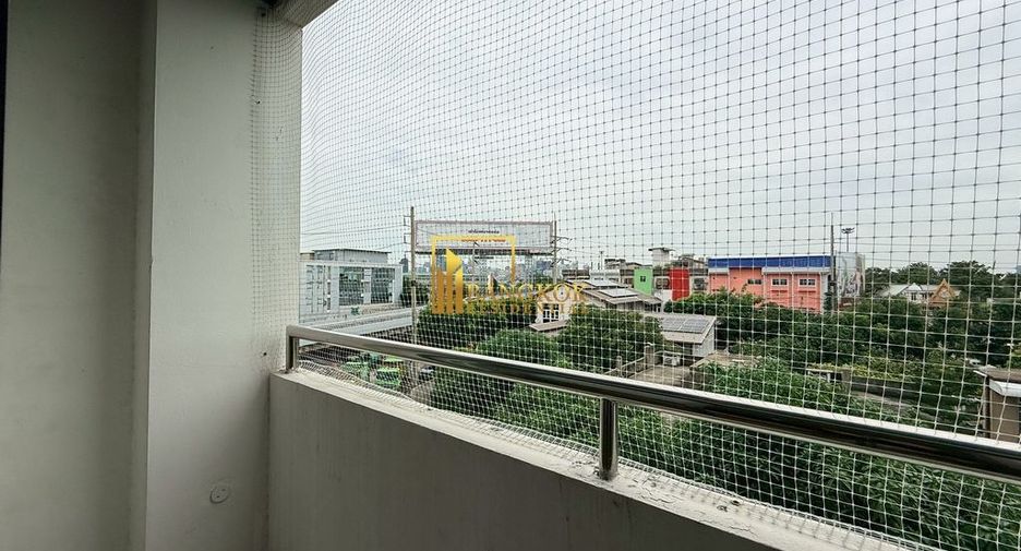 For rent 3 ベッドルーム condo in Yan Nawa, Bangkok
