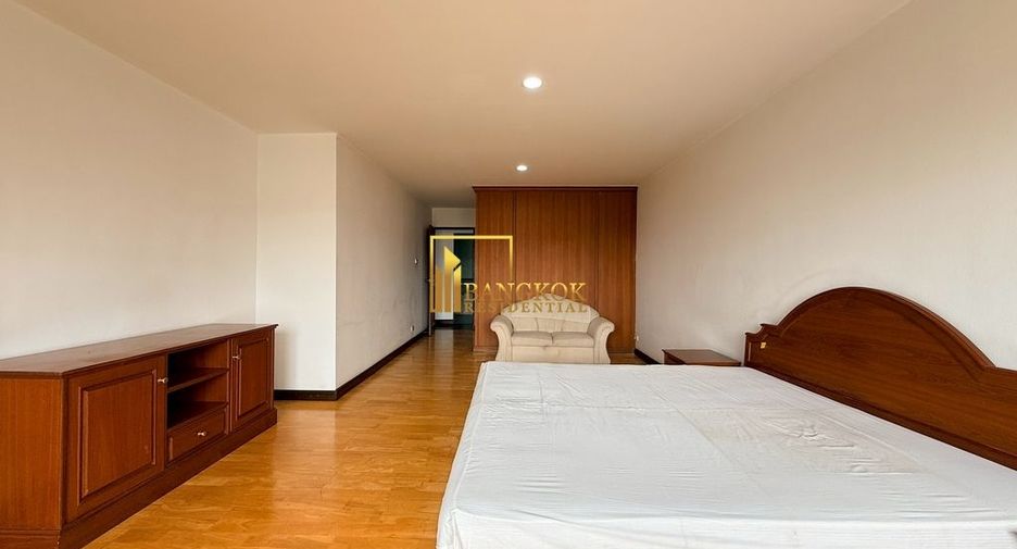 For rent 3 ベッドルーム condo in Yan Nawa, Bangkok