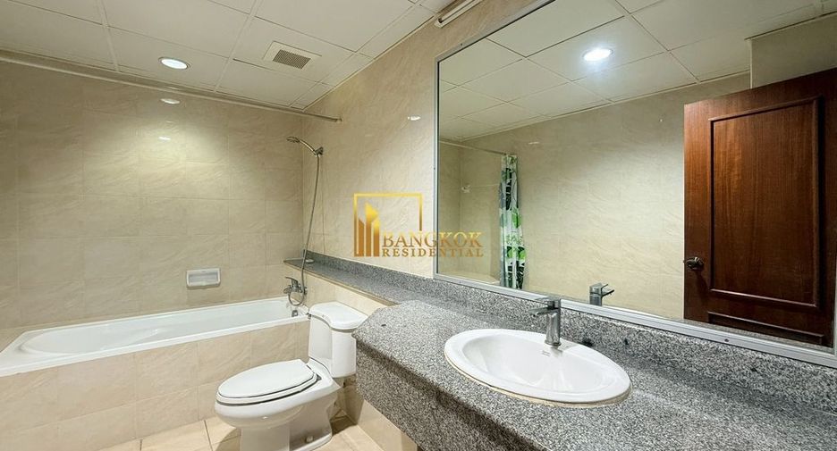For rent 3 ベッドルーム condo in Yan Nawa, Bangkok