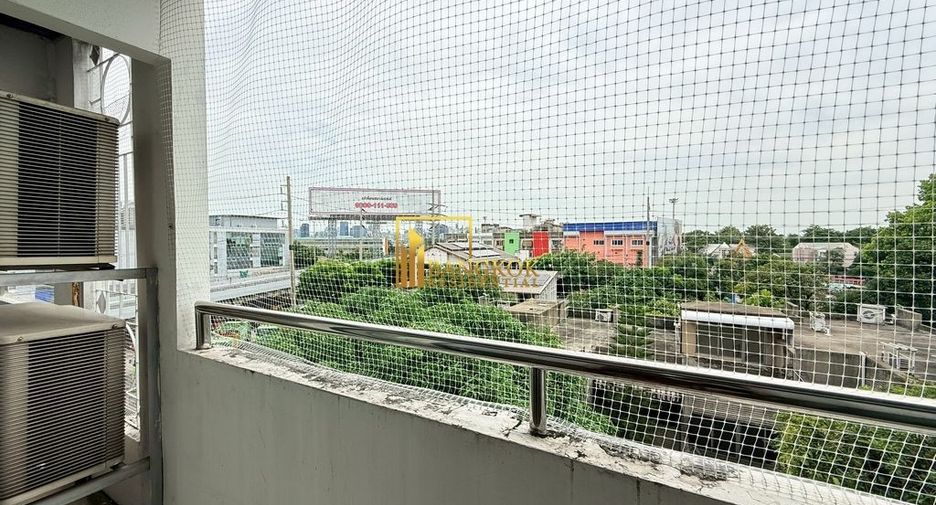For rent 3 ベッドルーム condo in Yan Nawa, Bangkok