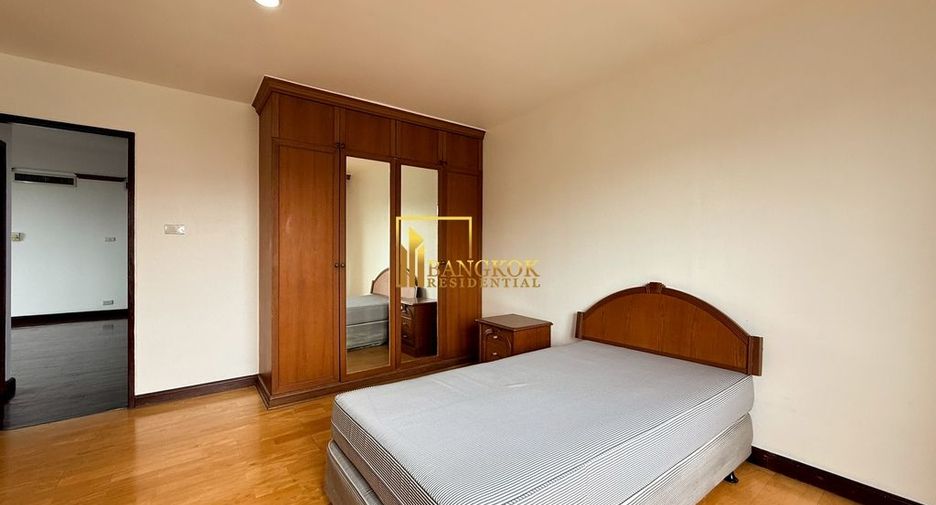 For rent 3 ベッドルーム condo in Yan Nawa, Bangkok
