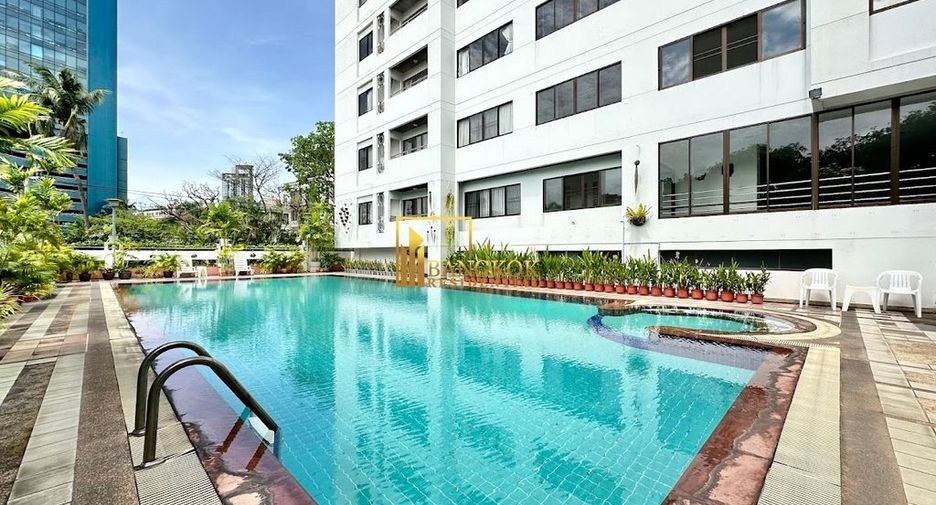 For rent 3 ベッドルーム condo in Yan Nawa, Bangkok