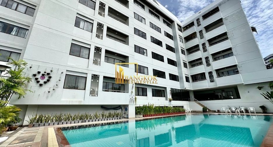 For rent 3 ベッドルーム condo in Yan Nawa, Bangkok