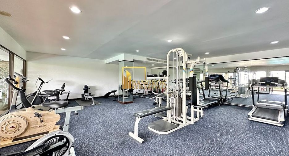 For rent 3 ベッドルーム condo in Yan Nawa, Bangkok