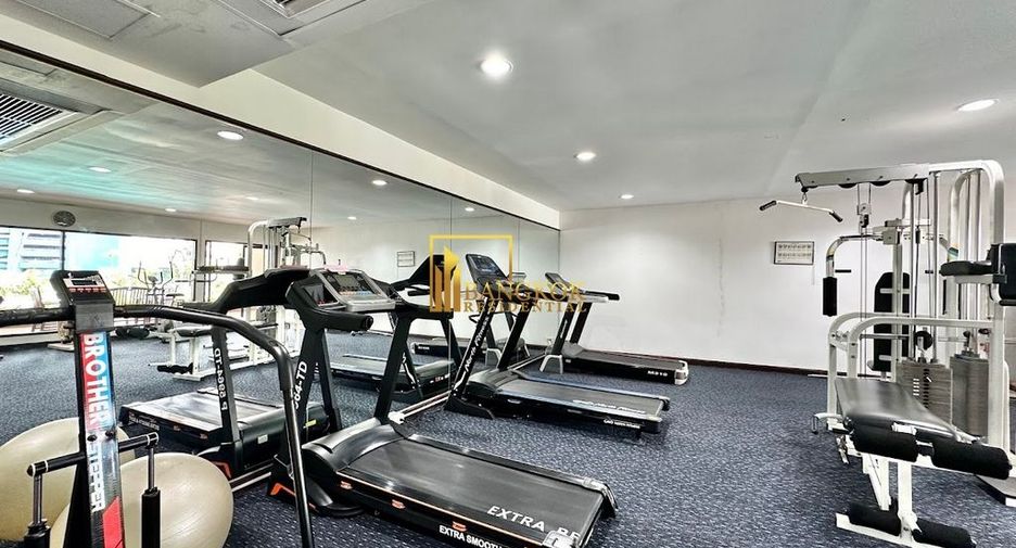For rent 3 ベッドルーム condo in Yan Nawa, Bangkok