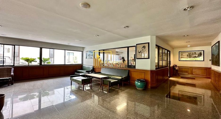 For rent 3 ベッドルーム condo in Yan Nawa, Bangkok