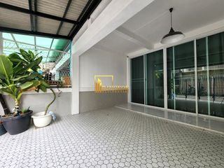 出租 和 出售 3 卧室 联排别墅 在 Watthana, 曼谷