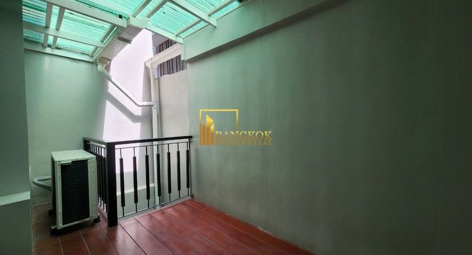 出租 和 出售 3 卧室 联排别墅 在 Watthana, 曼谷