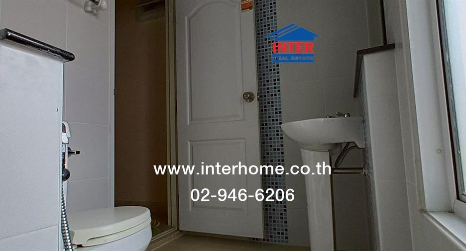 Casa adosada en venta de 4 habitaciones en Lam Luk Ka, Pathum Thani