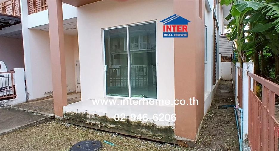 Casa adosada en venta de 4 habitaciones en Lam Luk Ka, Pathum Thani