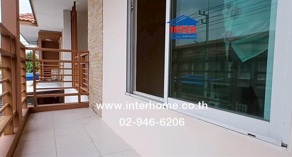 Casa adosada en venta de 4 habitaciones en Lam Luk Ka, Pathum Thani