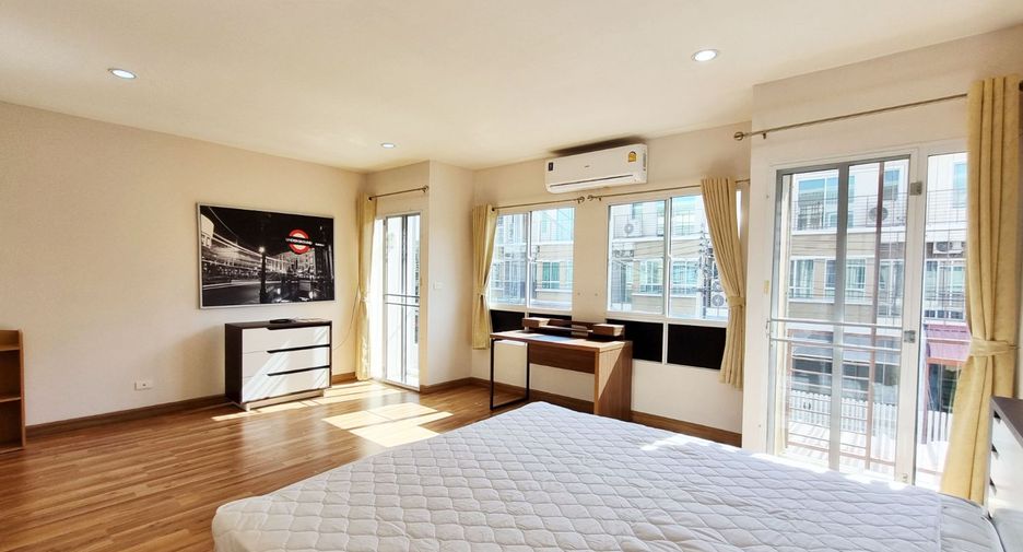 Reihenhaus zur Miete mit 2 Zimmer in Suan Luang, Bangkok