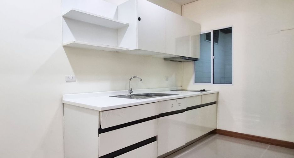 Reihenhaus zur Miete mit 2 Zimmer in Suan Luang, Bangkok