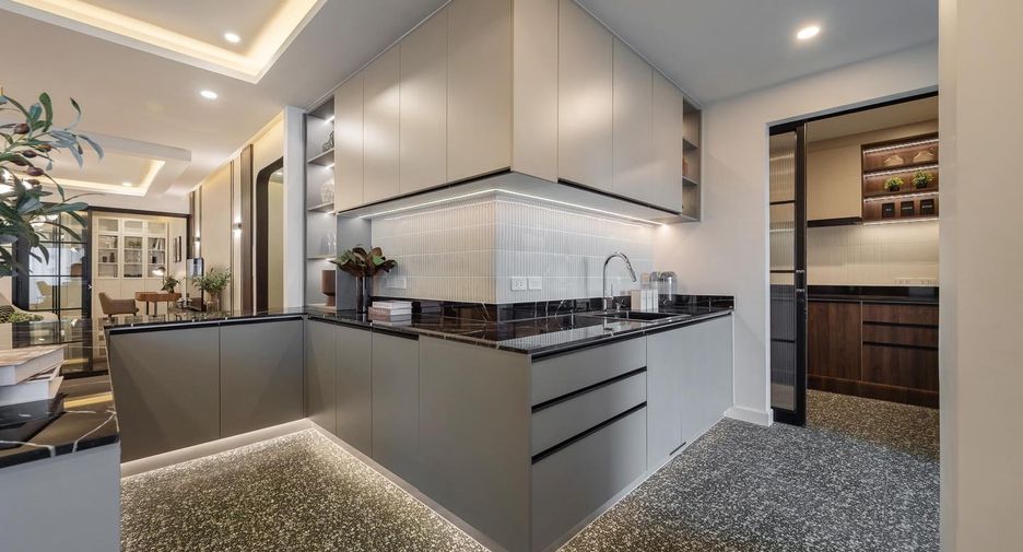 Wohnung zum Kauf mit 4 Zimmer in Watthana, Bangkok