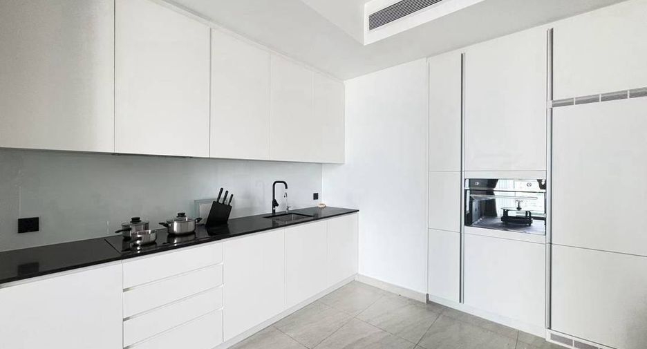 For rent 2 bedrooms condo in Sathon, Bangkok