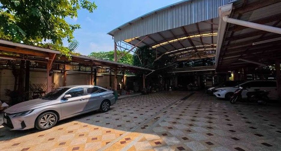 Haus zum Kauf mit 12 Zimmer in Taling Chan, Bangkok