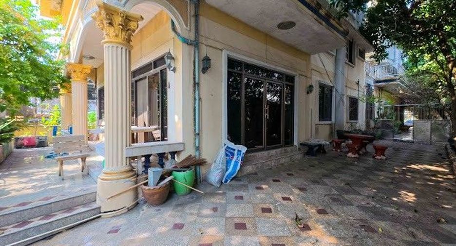 Haus zum Kauf mit 12 Zimmer in Taling Chan, Bangkok
