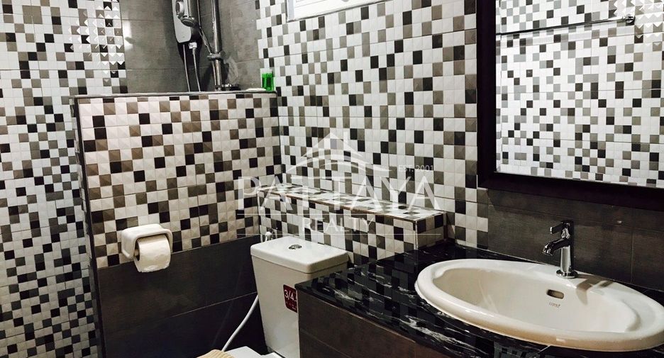 Haus zur Miete mit 6 Zimmer in Bang Lamung, Chonburi