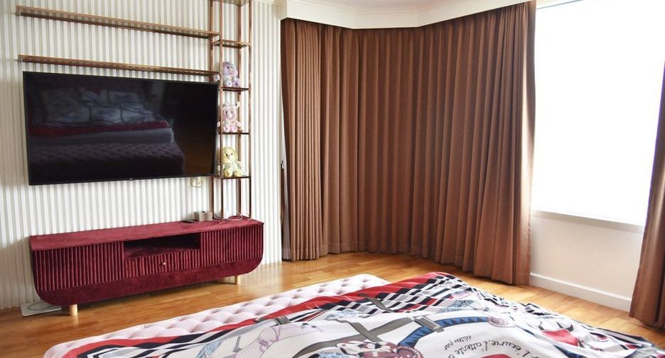 For sale 4 bedrooms condo in Bang Kho Laem, Bangkok