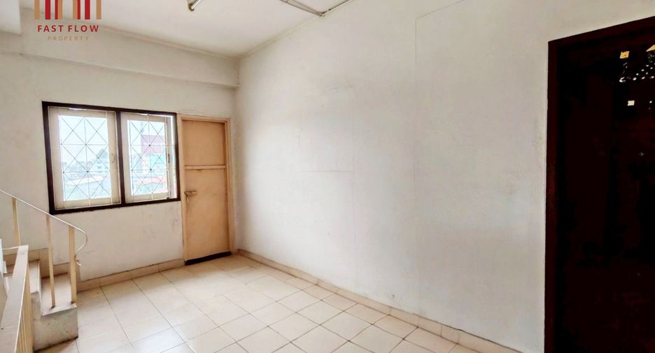 À vendre 10 chambres local commercial à Mueang Pathum Thani, Pathum Thani