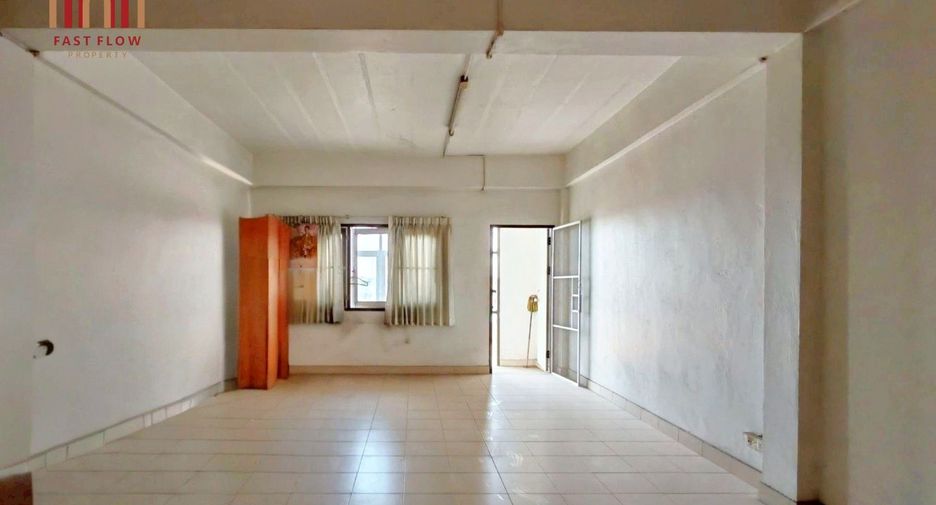 À vendre 10 chambres local commercial à Mueang Pathum Thani, Pathum Thani