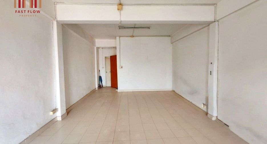 À vendre 10 chambres local commercial à Mueang Pathum Thani, Pathum Thani