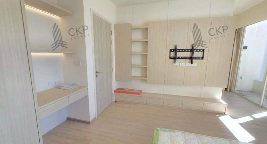 For rent 3 bedrooms house in Saphan Sung, Bangkok