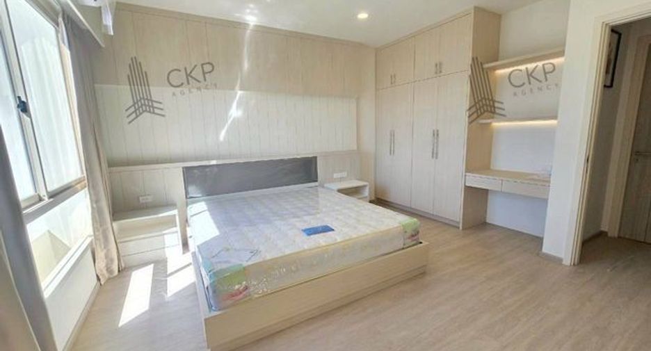 For rent 3 bedrooms house in Saphan Sung, Bangkok