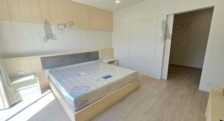 For rent 3 bedrooms house in Saphan Sung, Bangkok