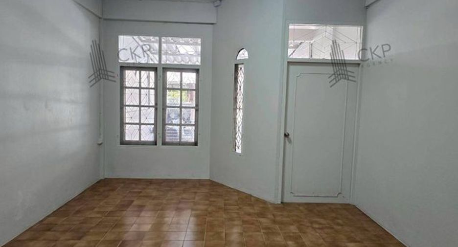 À vendre 2 chambres maison de ville à Chatuchak, Bangkok