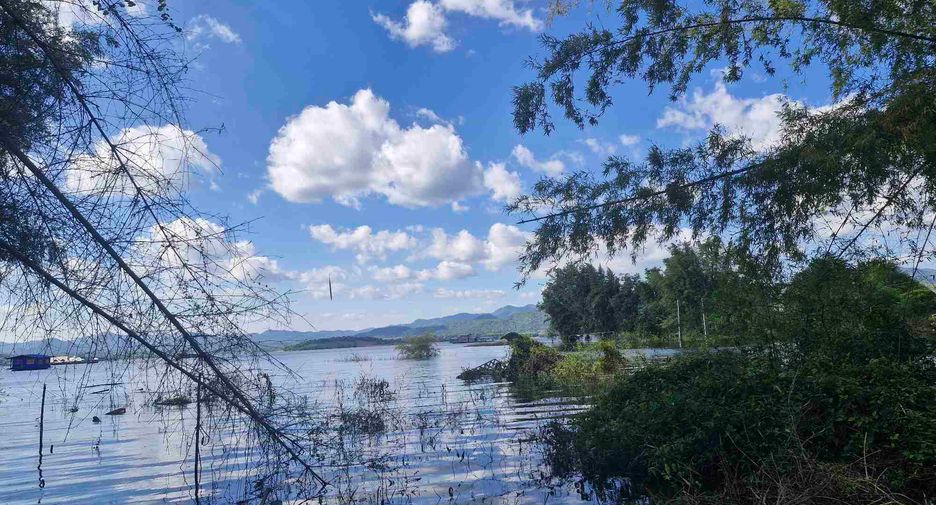 出售 4 卧室 独立屋 在 Si Sawat, Kanchanaburi