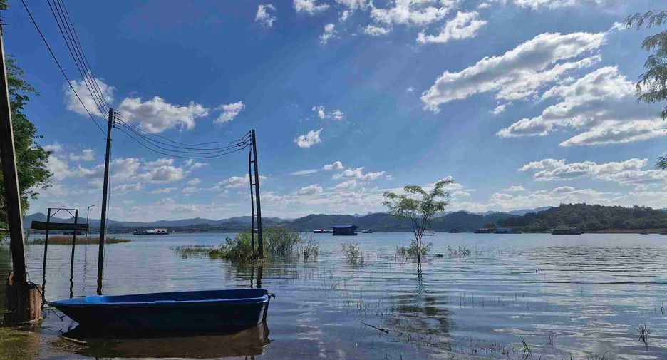 出售 4 卧室 独立屋 在 Si Sawat, Kanchanaburi