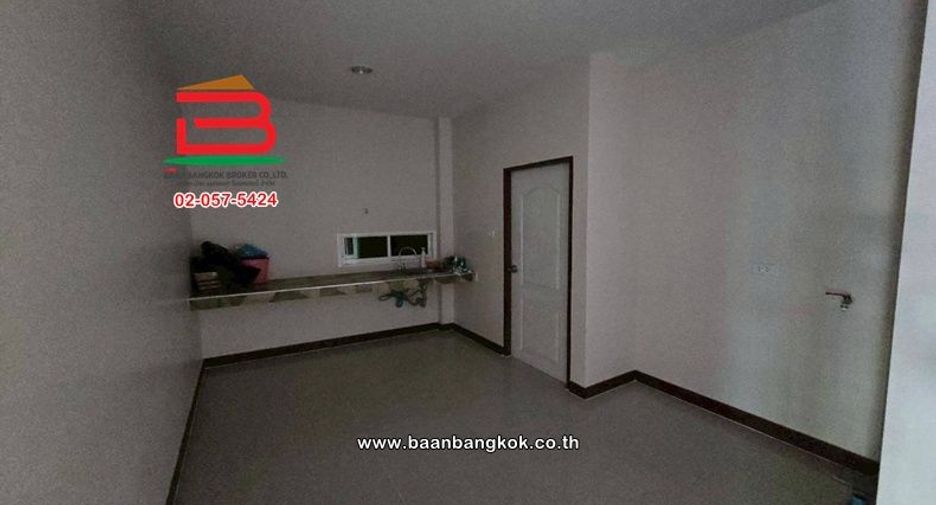For sale 4 bedrooms house in Nong Chok, Bangkok