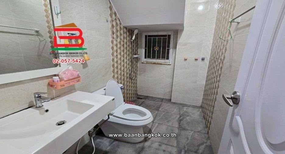 For sale 4 bedrooms house in Nong Chok, Bangkok