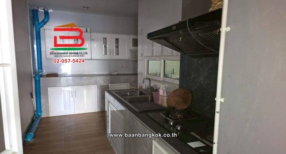 For sale 4 bedrooms house in Nong Chok, Bangkok